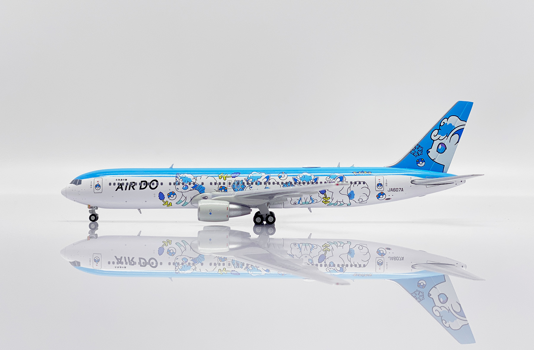 航空機・ヘリコプター Phoenix AIRDO B767-300ER JA612A 1/400 航空機