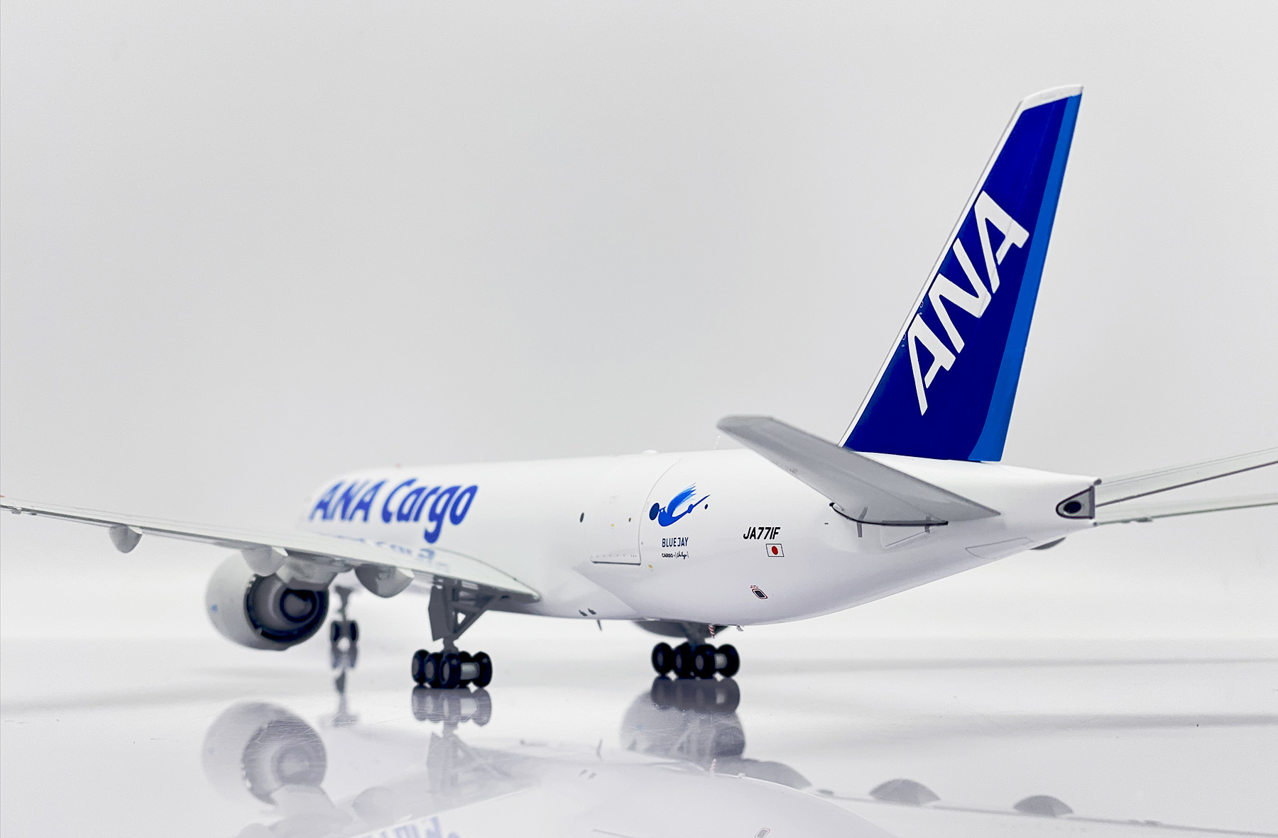 ScaleModelStore.com :: JC Wings 1:200 - SA2012C - ANA Cargo Boeing
