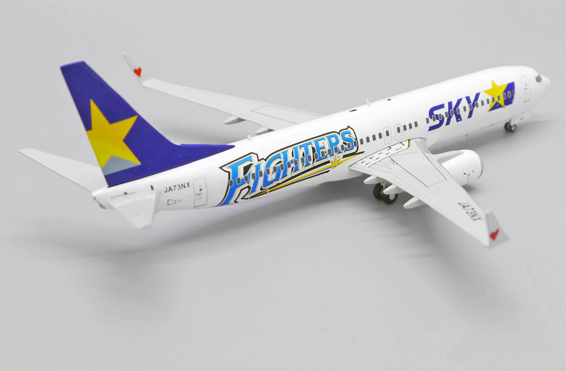 JC Wings 【新品】1:200 スカイマーク B737-800 JA73AA SKYMARK 1:200