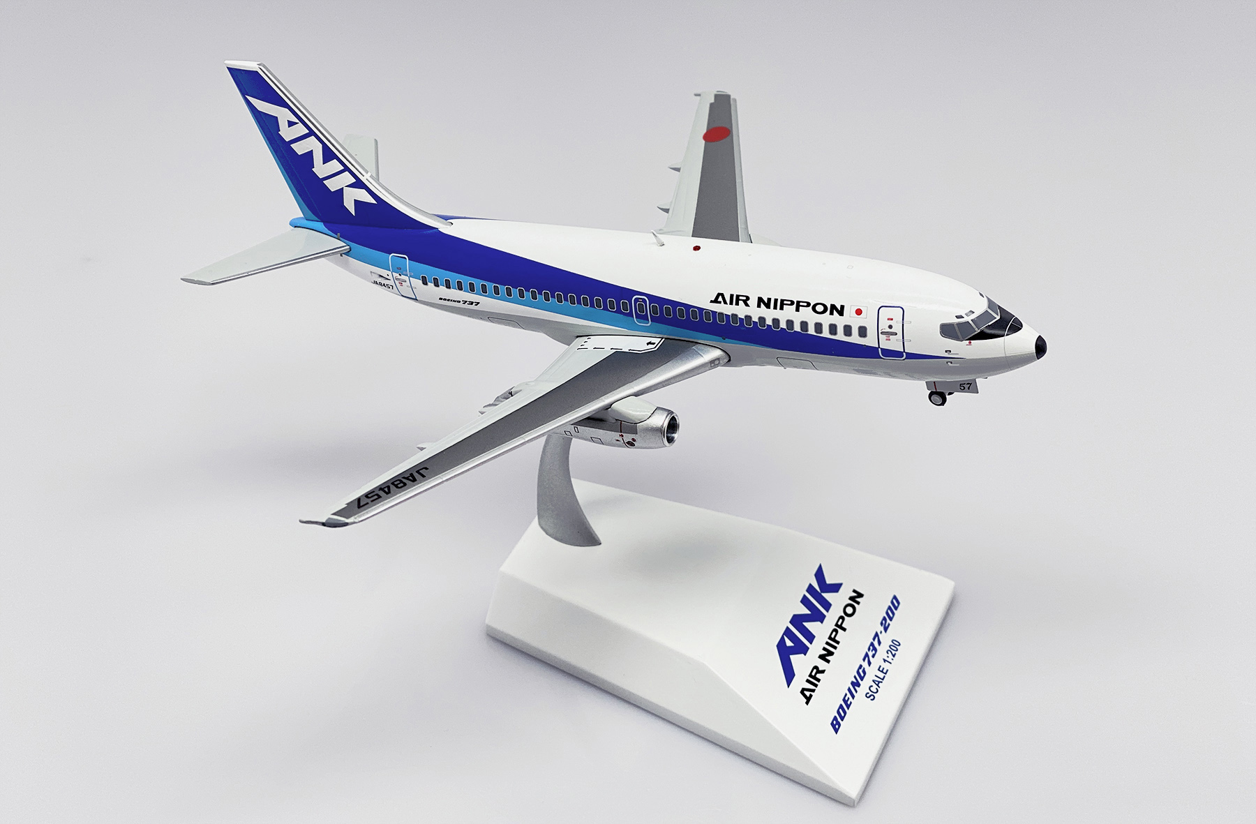 ScaleModelStore.com :: JC Wings 1:200 - EW2732001 - Air Nippon