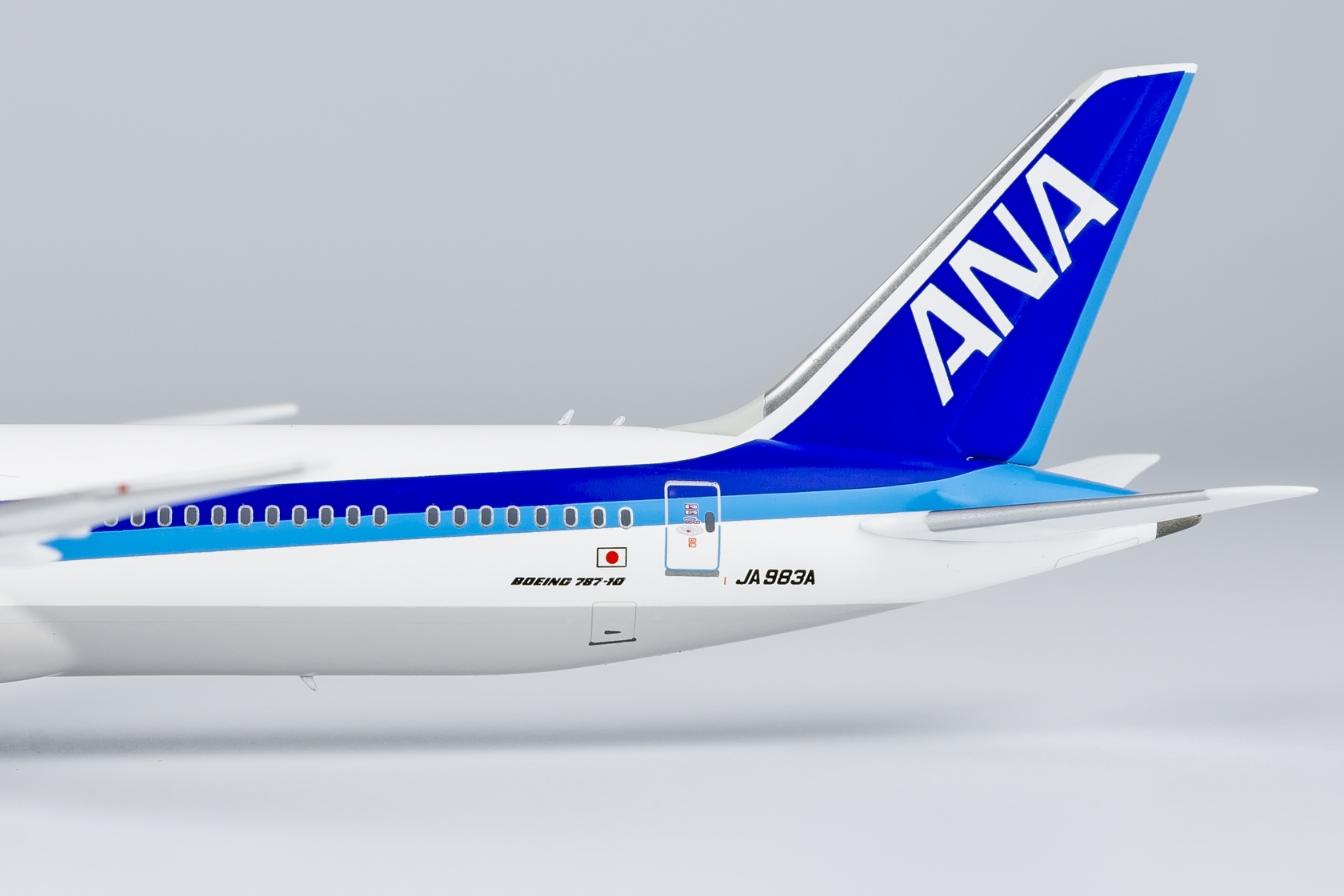 1/400 B7E7 ANA 全日空 架空機 希少ゴールド 1/400 B7E7 ANA 全日空