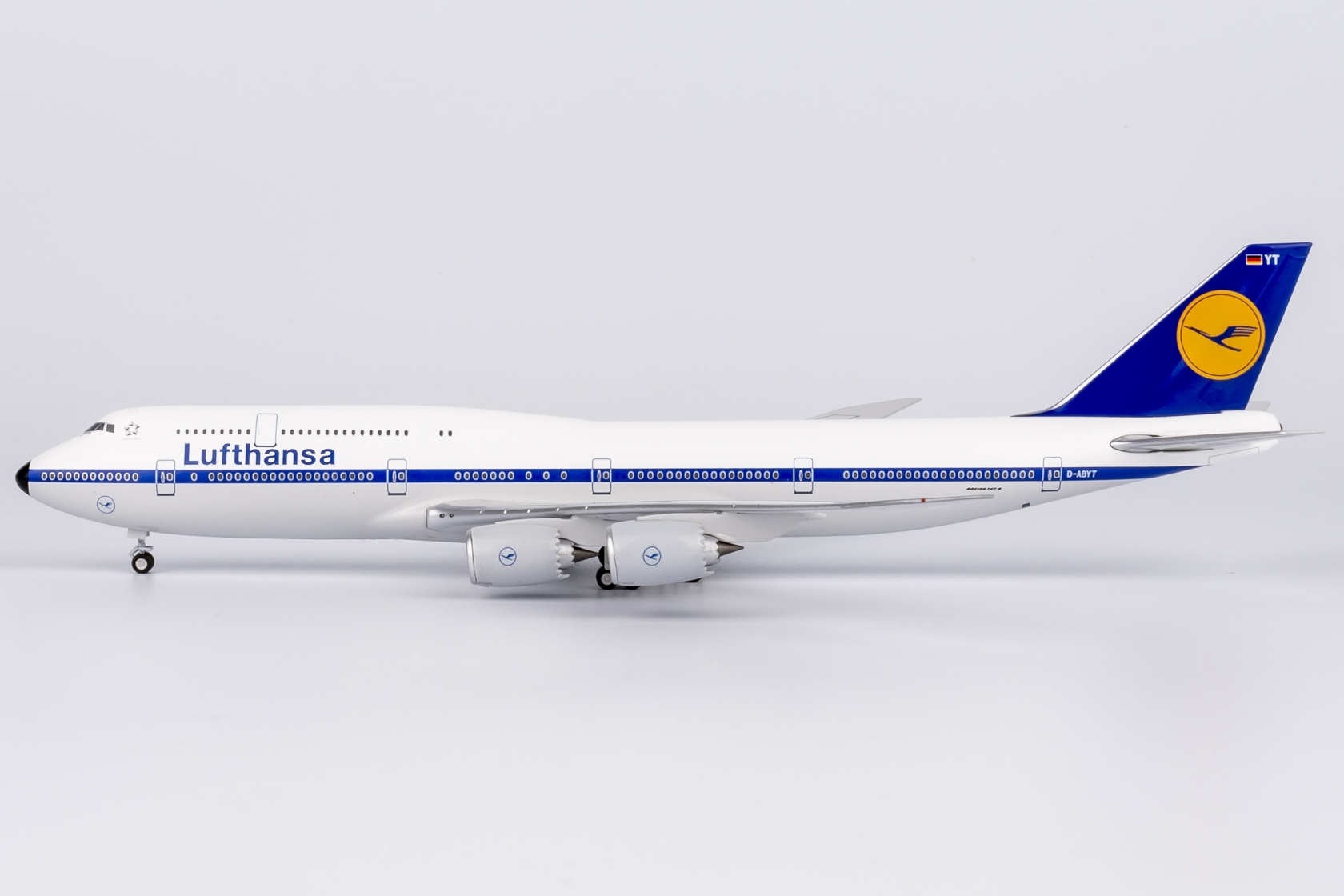 ScaleModelStore.com :: NG Models 1:400 - DLH021 - Lufthansa Boeing