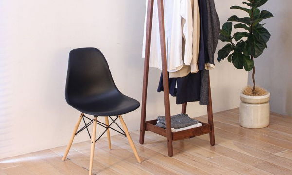 シェルサイドチェア DSW / ブラックHerman Miller（ハーマンミラー