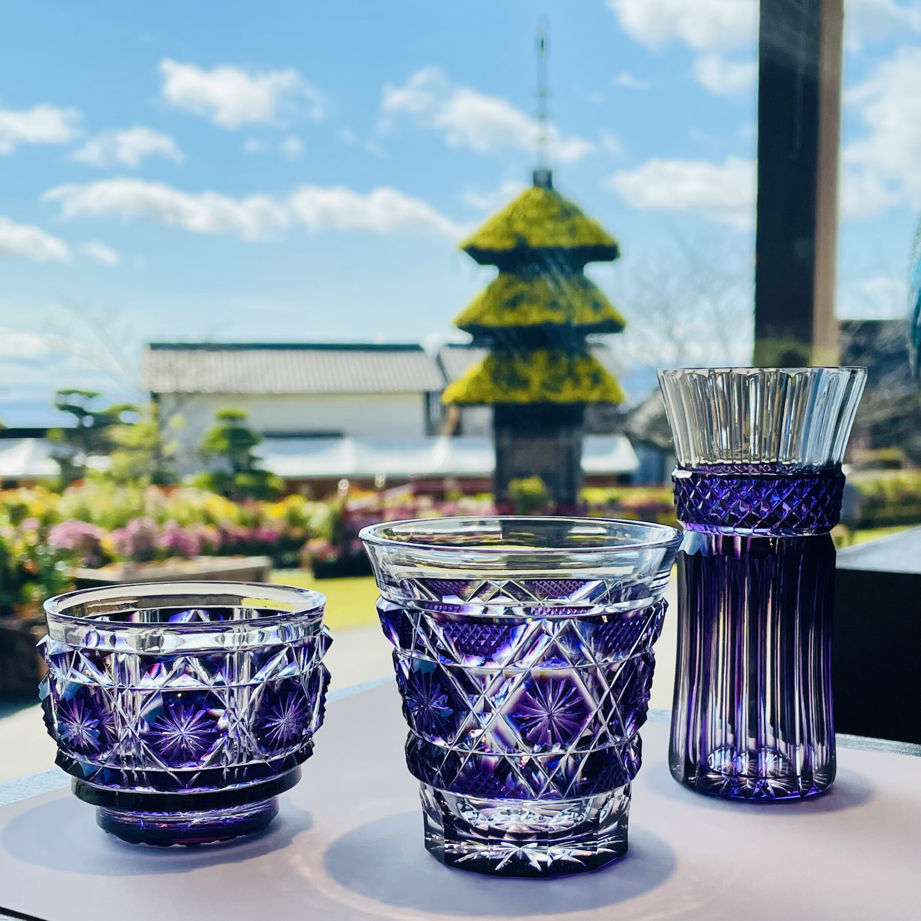 薩摩切子、緑色のガラス切子細工 木箱付き、尚古集成館 薩摩切子、緑色