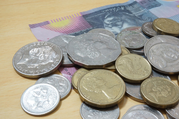 ジ*ン様 古銭 外国 メダル等 まとめて 約10キロ ジ*ン様 古銭 外国