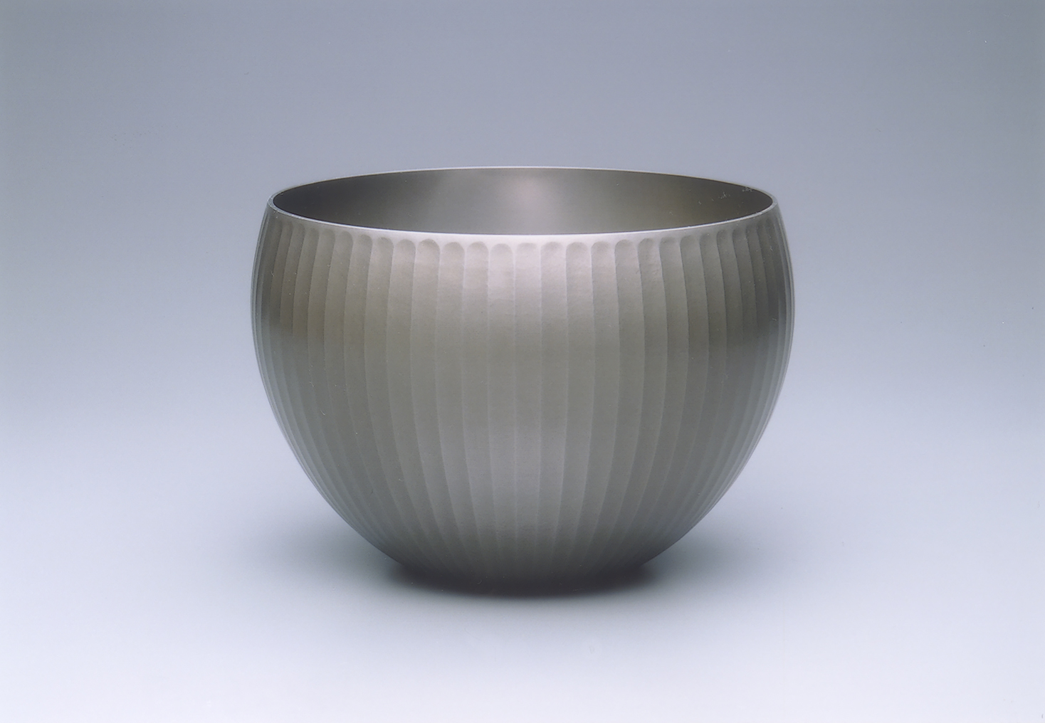 人間国宝・奥山峰石作品（5点）（朧銀鉢）｜新庄デジタルアーカイブ