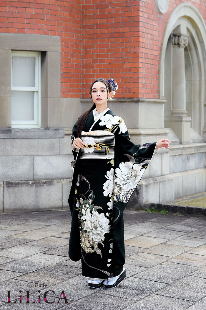 美品 ふりふ振袖 青と赤のストライプ 花柄 金線あり