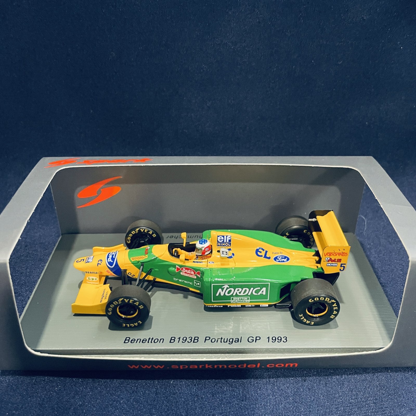 1/18 ミハエル・シューマッハ コレクション BENETTON FORD B 193 B