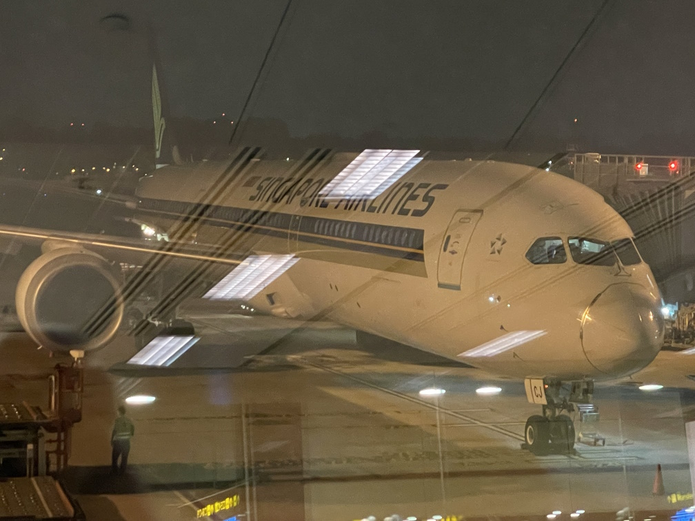 ハノイ旅行#4】ベトナム旅行の〆はSQ638！深夜便で成田入り - 空と大地と