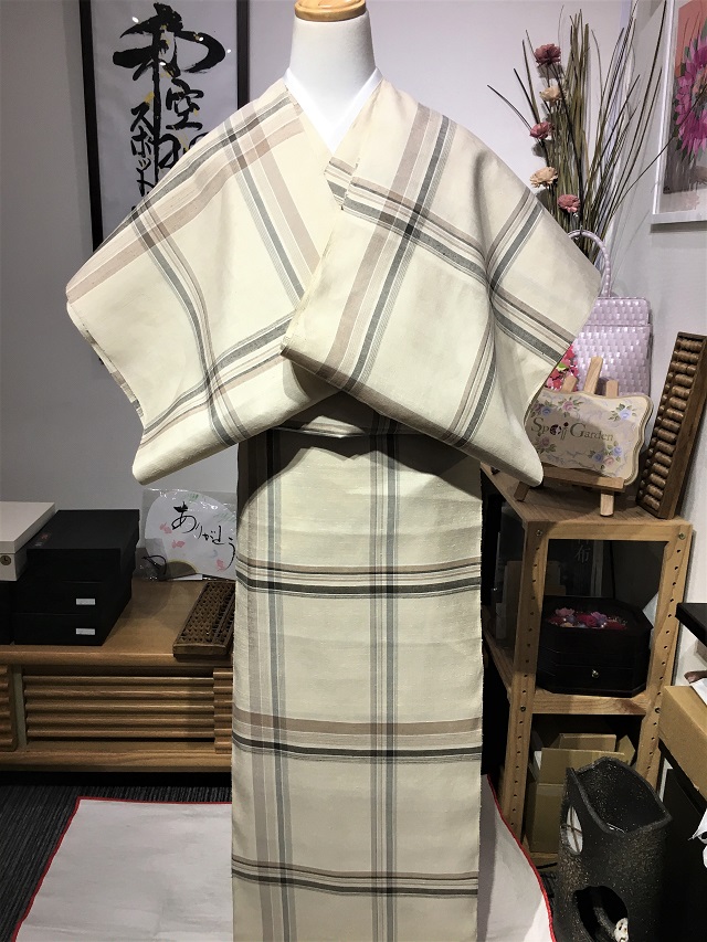 三才山紬 横山恵 優しく身を包み込みます 手紡ぎ・草木染・手織り