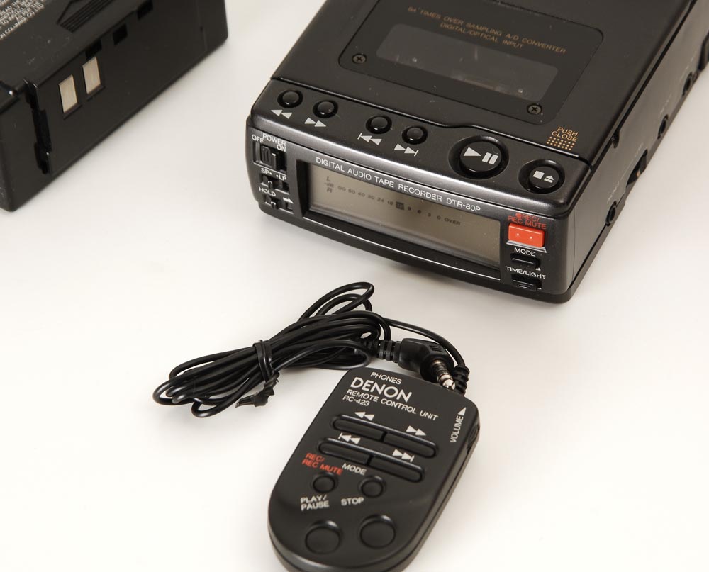 Denon DTR-80 P with lots of accessories | H66481