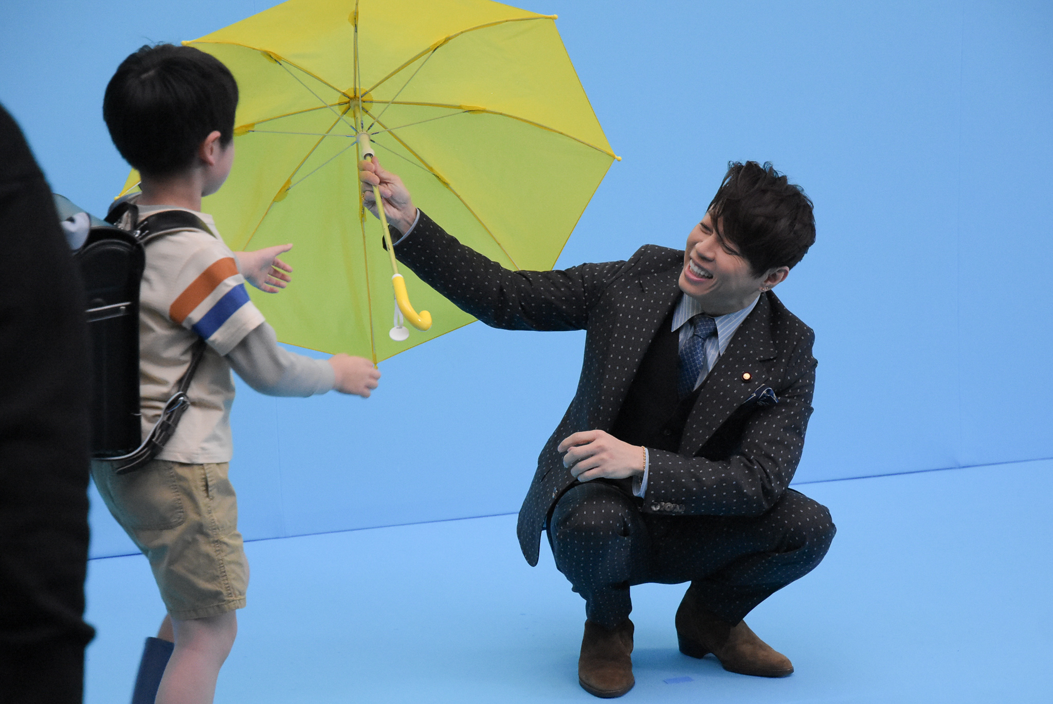 西川貴教さんが恩返しにお家にやってくる。『消臭力 DEOX 玄関用』新CM