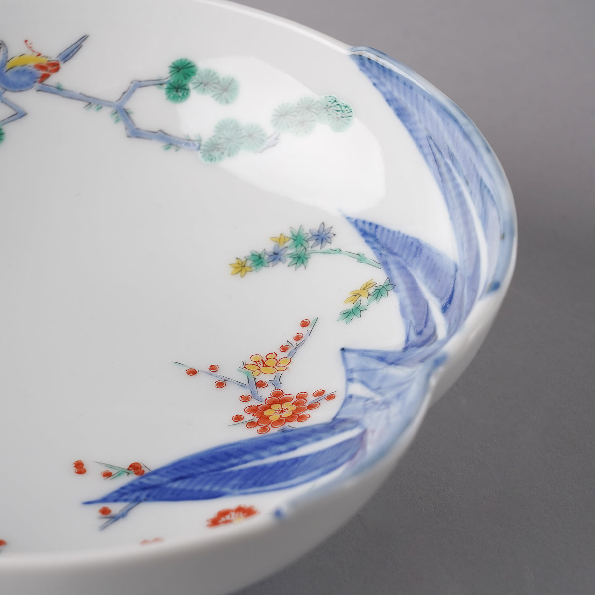 有田焼 錦松竹梅 桃型鉢 17cm – 【公式】スタジオイイコロ - Studio1156