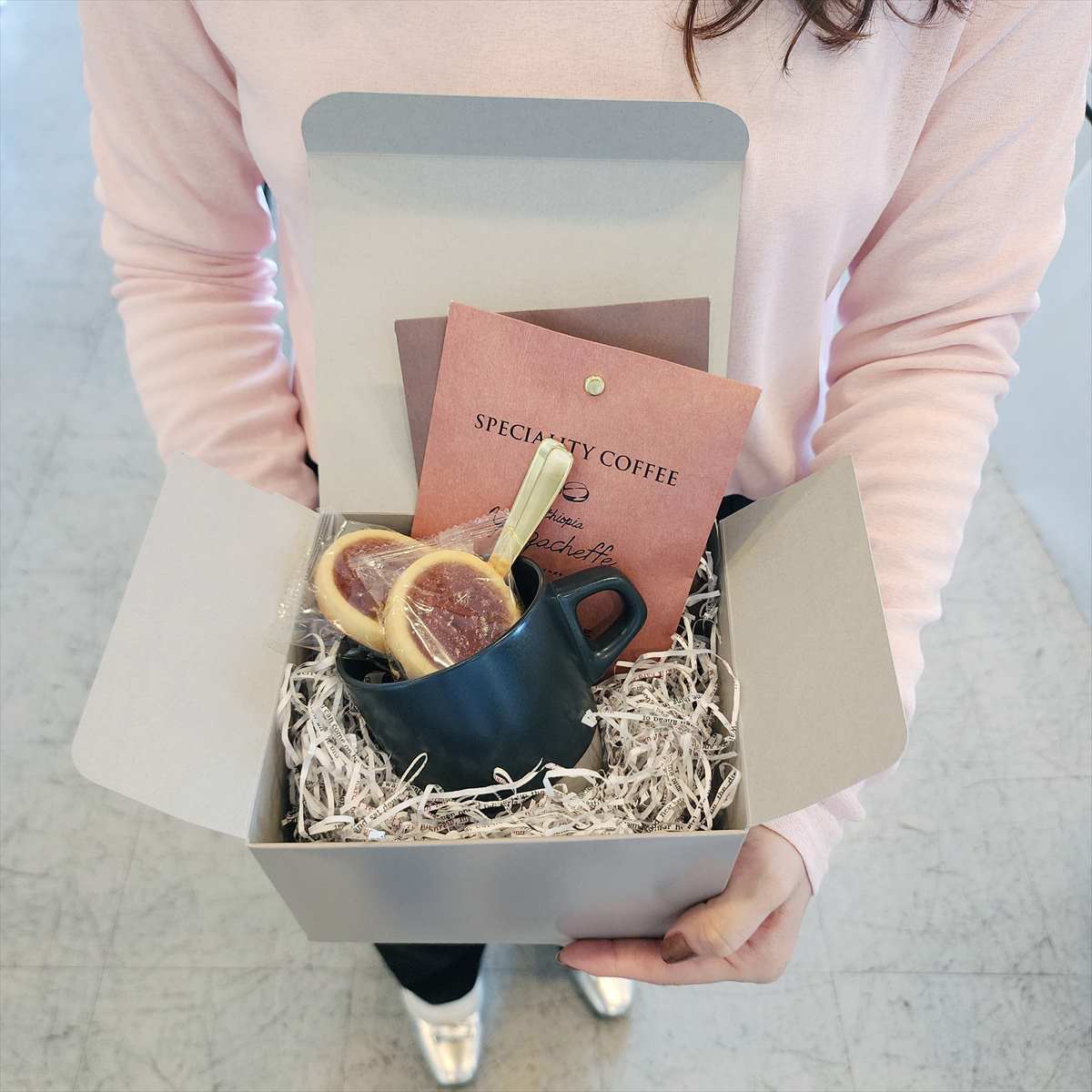 ワンタッチギフトボックス グレー〔ストエキオリジナル〕 7×6×4cm