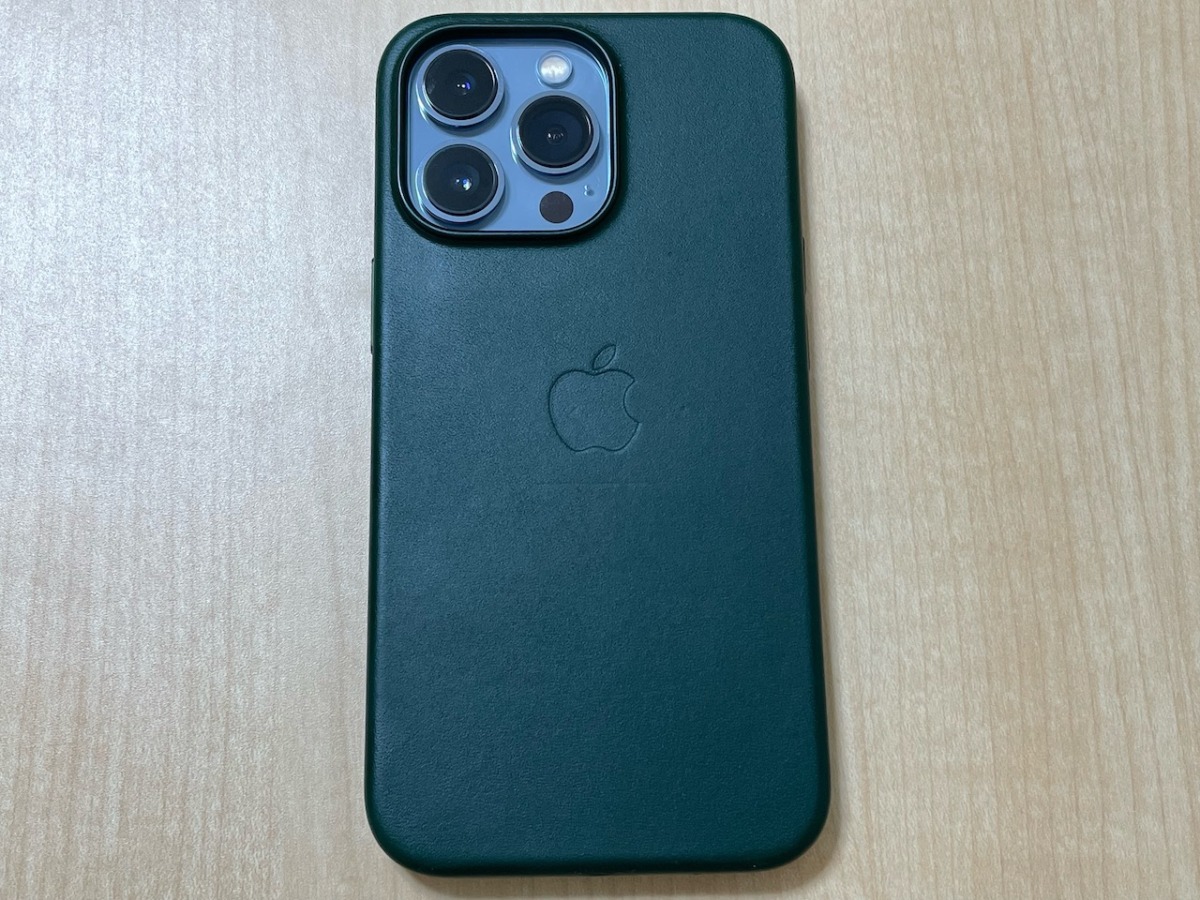 Apple純正レザーケース。iPhone13 Pro、セコイアグリーンを購入。開封