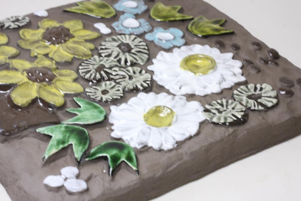 Jie gantofta/ジィ ガントフタ/チューリップ陶板の壁掛け