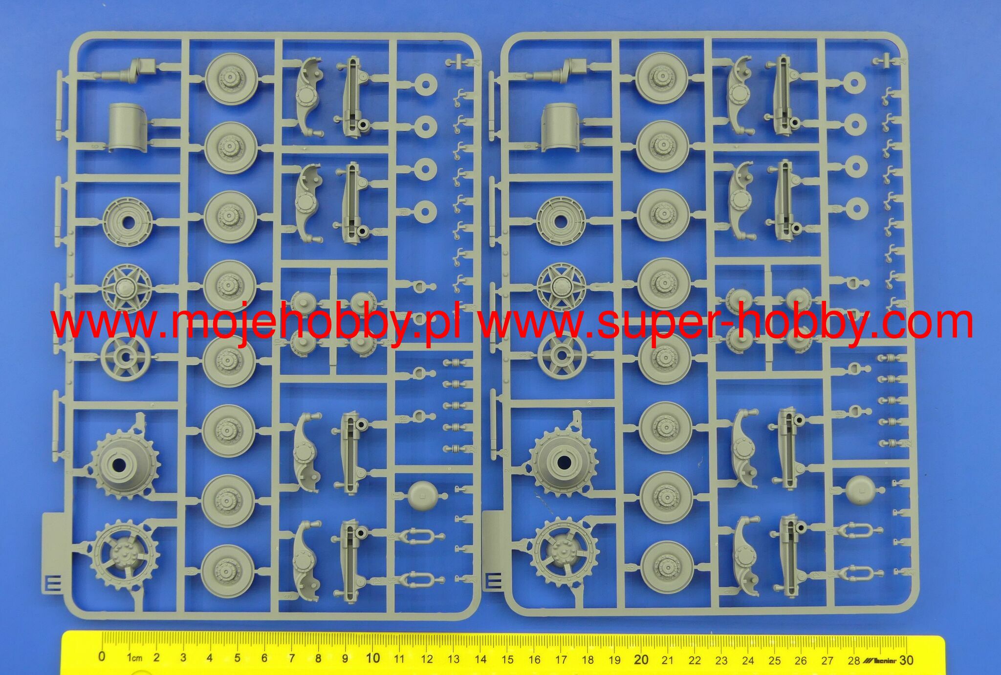 Jagdtiger Porsche Production Type Sd.Kfz.186 w/Zimmerit Takom 8012