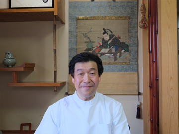 本物の古美術品に触れよう！～「龍泉窯青磁」の時代ごとの呼称と特徴