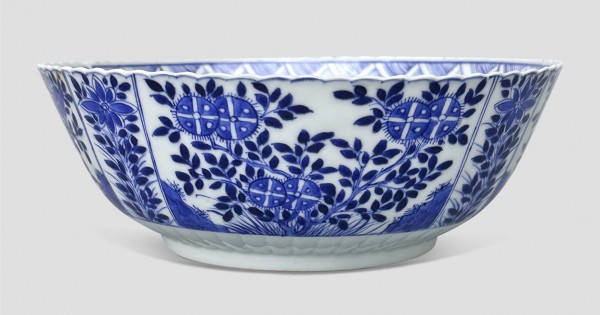 清康熙時代 【大清康熙年製】在銘 染付 青花纏枝花卉文碗 梔子花 (E-53