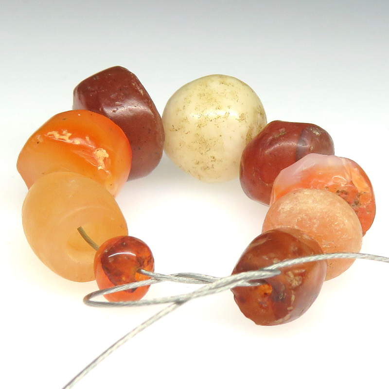 西アフリカ産 カーネリアンビーズ ブラッドスポット付き 高品質