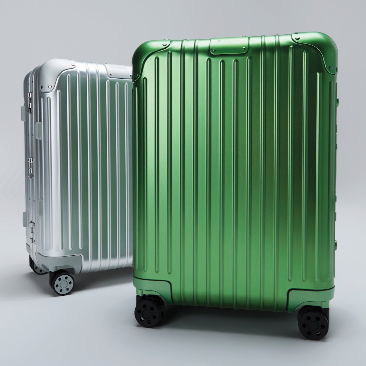 世界初公開！ RIMOWAの新色エメラルドが伊勢丹で先行発売。ムーミンと