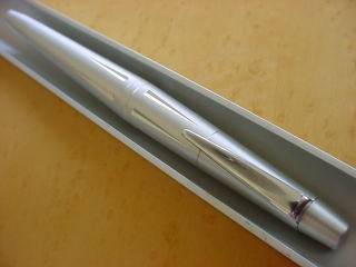 TOMBOW ZOOM 2000 ボールペン