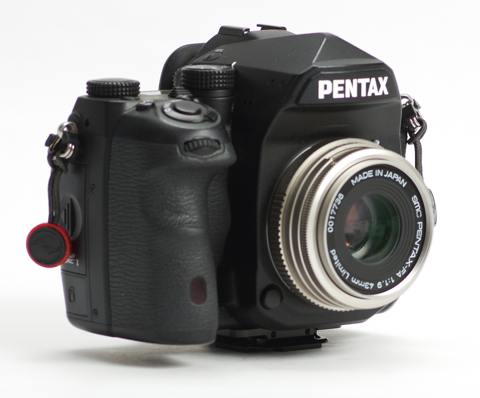 SMC Pentax-FA 43mm F1.9 Limited Review - Construction and Handling
