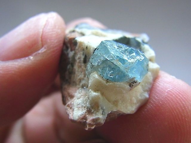 フィンランド産ブルートパーズ原石9.7g - パーフェクトストーン