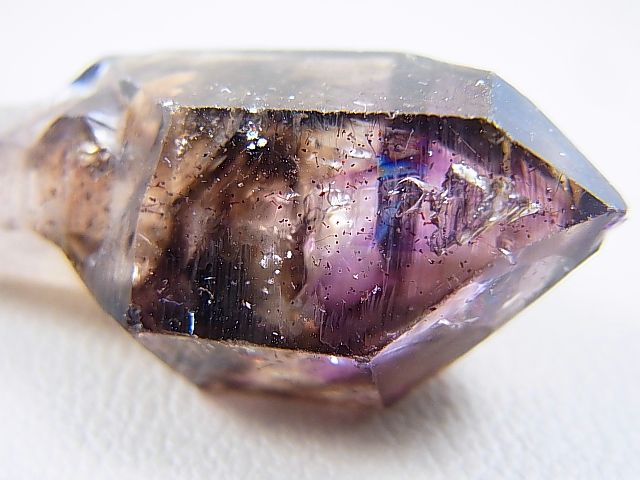 ジンバブエ産シャンガーンアメジスト原石（セプター） 21.4g