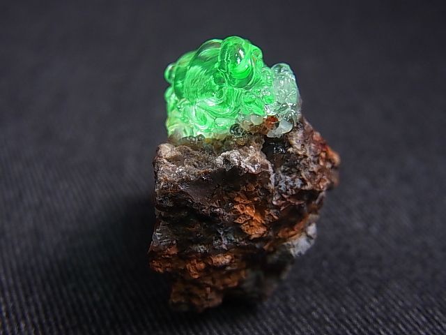 メキシコ産蛍光ハイアライトオパール原石 11.2g - パーフェクト