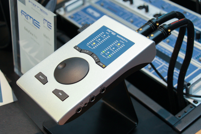 RME BABYFACE PRO K&M23250（台座）付属 K&M (ケーアンドエム) 23250