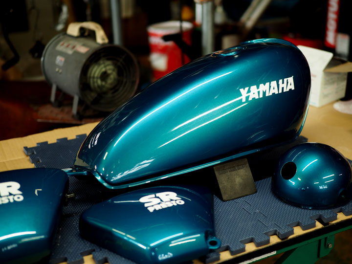 YAMAHA SR400 タンク キャンディーブルー 売れ筋