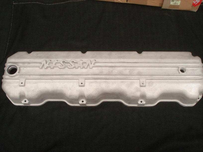 NISSAN L型タペットカバー