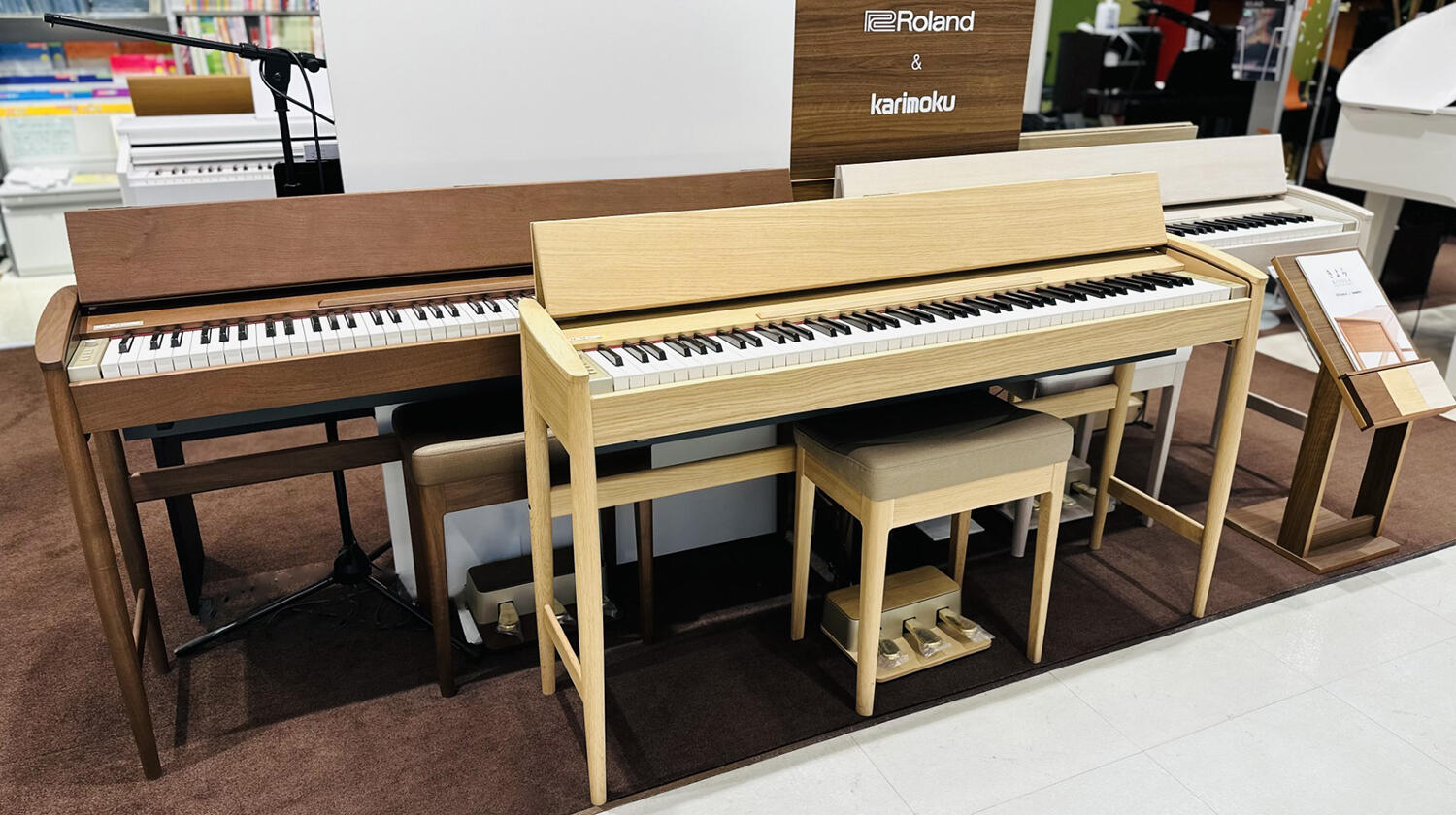 見た目だけじゃない！カリモク家具とコラボした電子ピアノ「KIYOLA」が