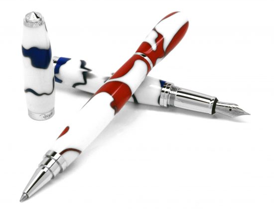 RECIFEのペンと革製品のコレクション