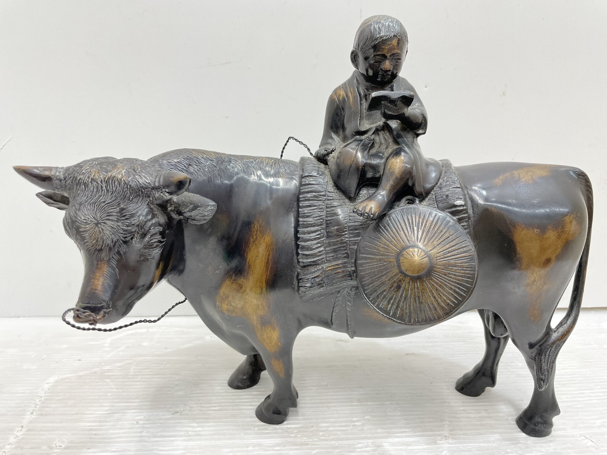 晃一】 牛乗り童子 子供 ブロンズ像 銅像 金属工芸 置物 動物 人