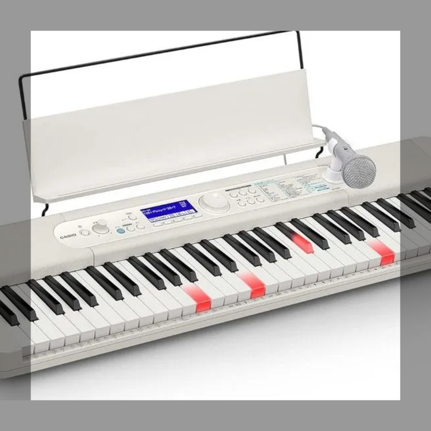 CASIO / LK-526 LK-526/キーボード/アダプター付属/61鍵/光ナビ/2022年