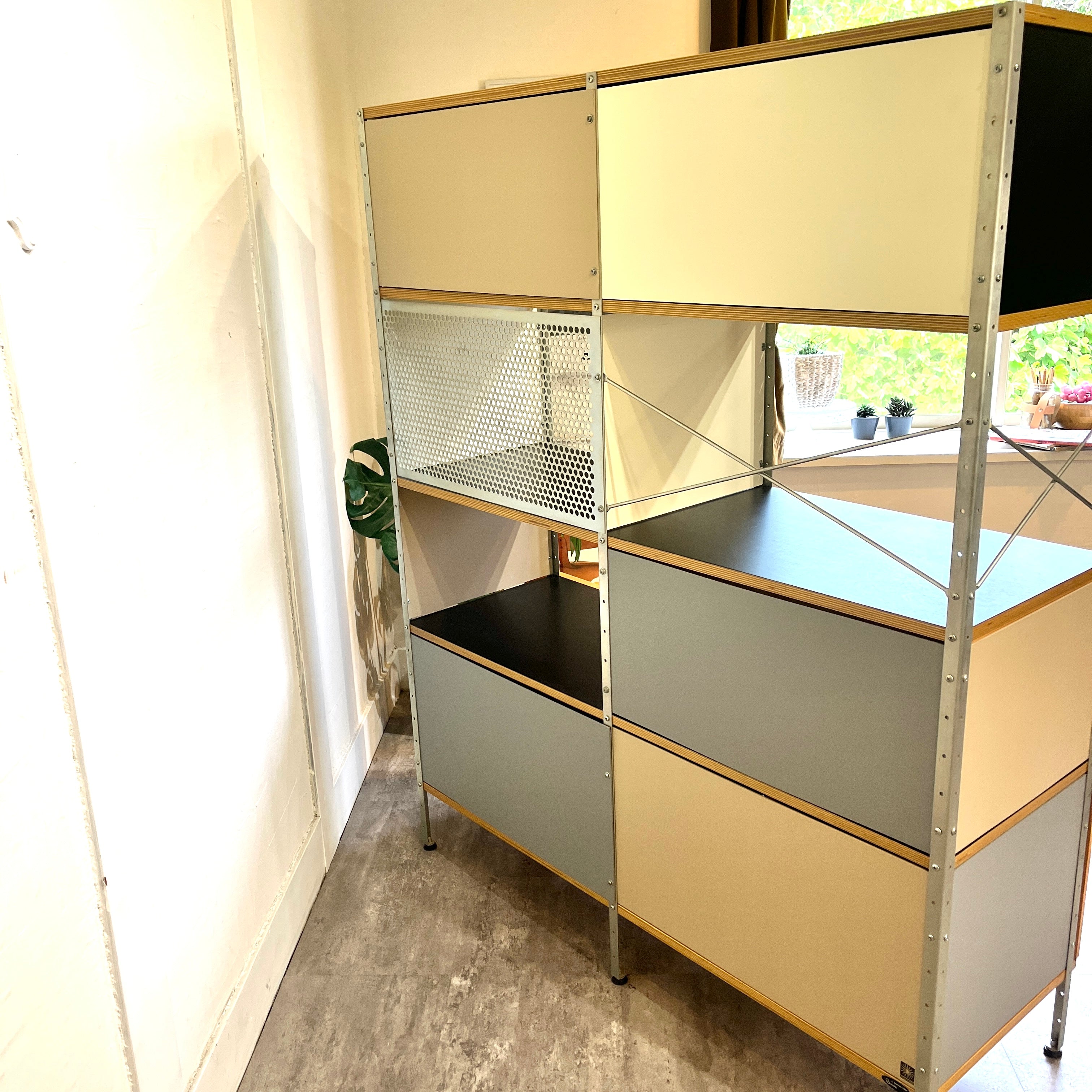 f1_11Herman Millerイームズストレージユニット4段2列 Herman Miller