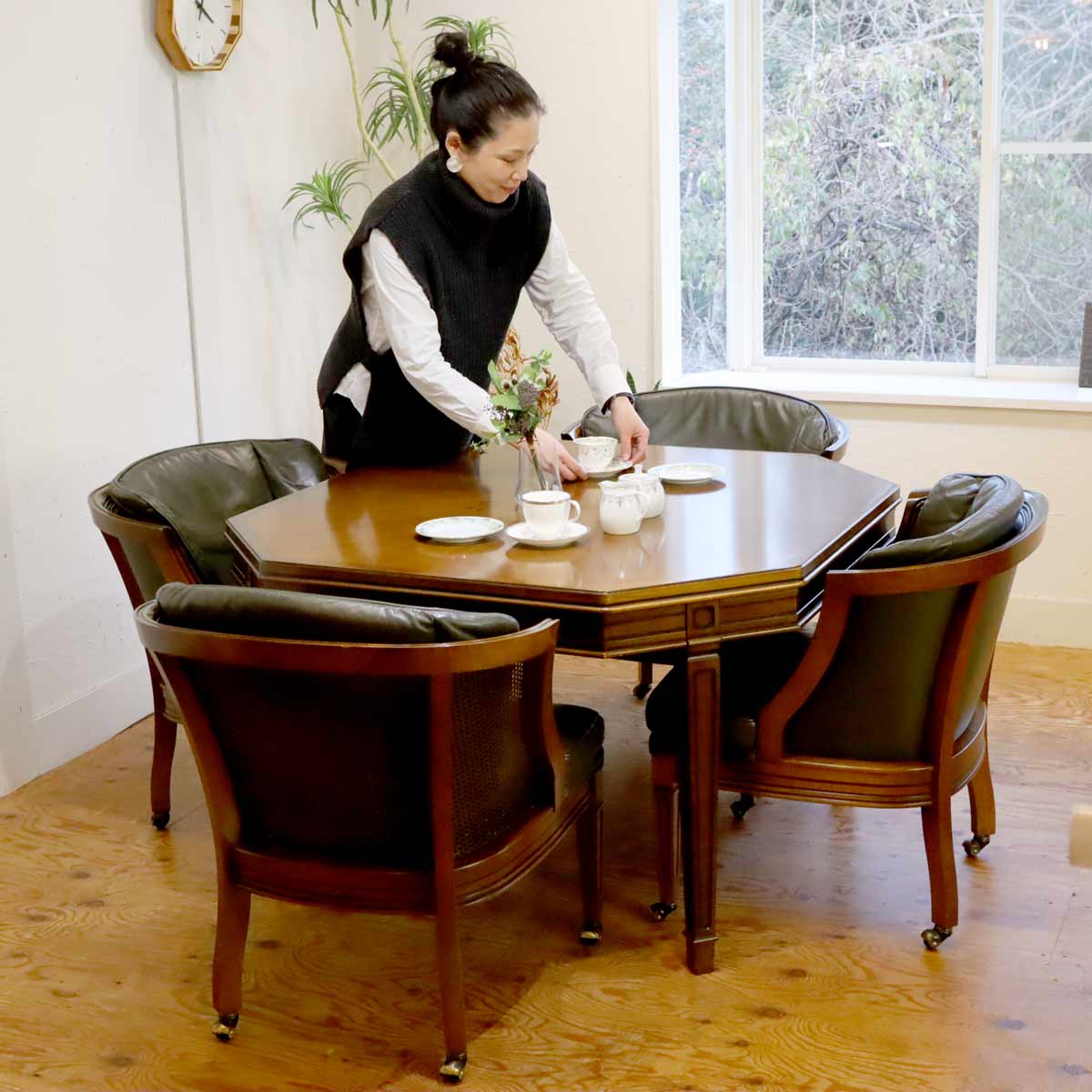 ⑦北欧レトロ マルニ木工 木製椅子 鋲打ちダイニングチェア ロビー