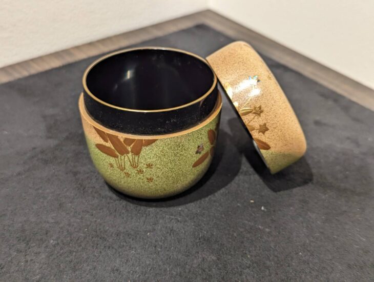 吉田華正 作『春野菫蒔絵 彩季塗 中棗』 ｜骨董品買取 緑和堂