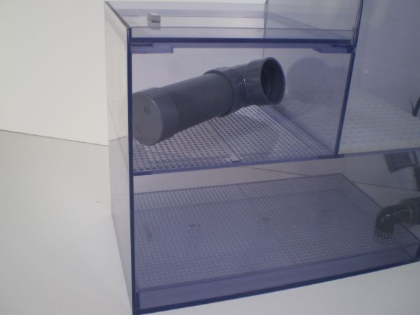ドライ濾過槽 ドライタワー 引出式のウールボックス Wシャワーパイプ