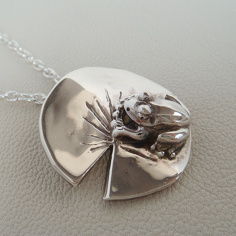 蓮の葉蛙ペンダント-カエルネックレス かえるシリーズ silver925 福岡