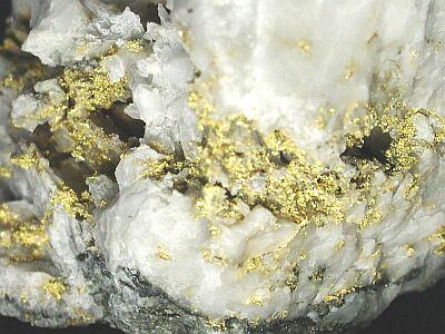 0.76ct おもちゃ 1kg超え自主採掘トパーズ 10647g 原石 TZ236 鉱物