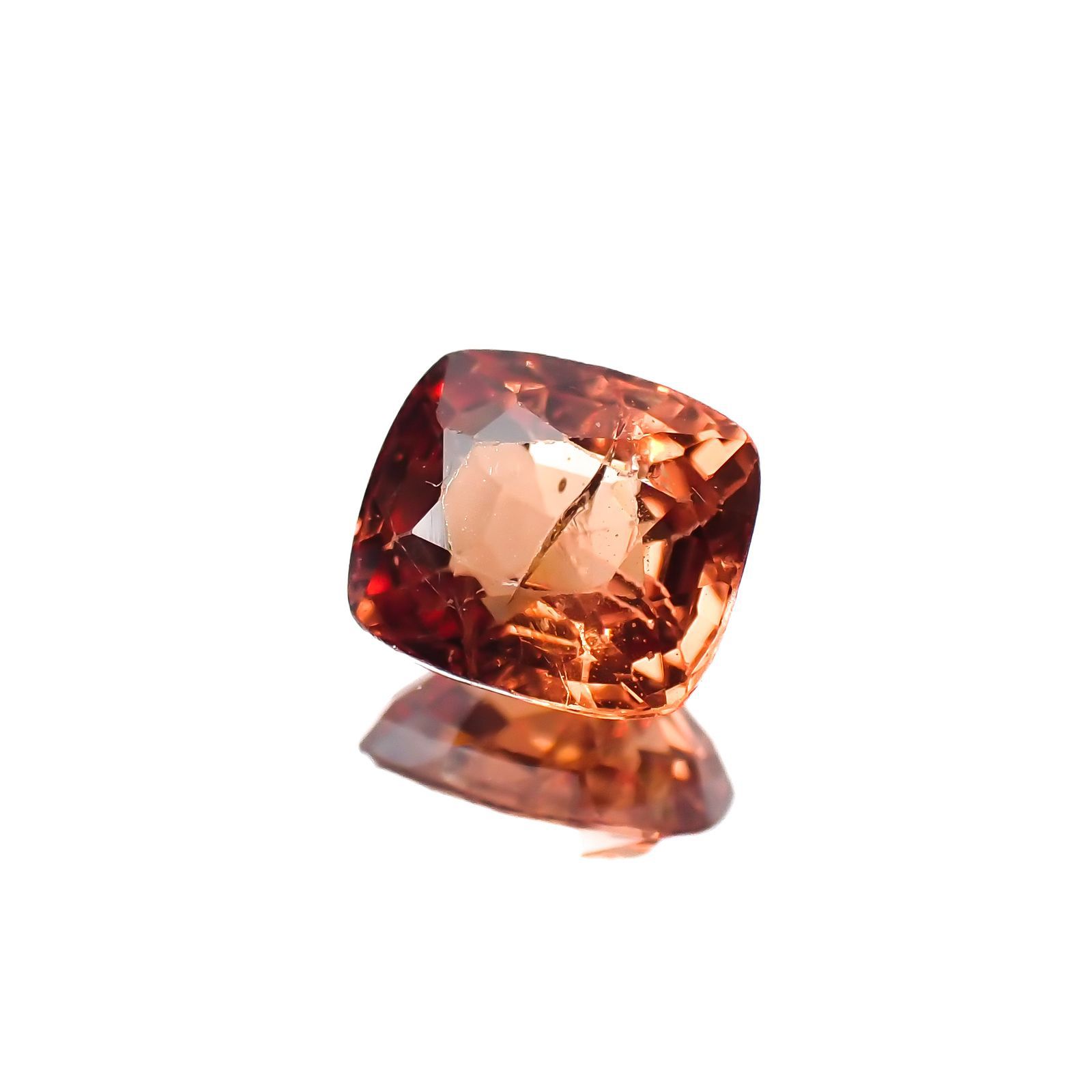 オレンジスピネル(宝石名スピネル)ビルマ/マダガスカル産 識別済 0.80