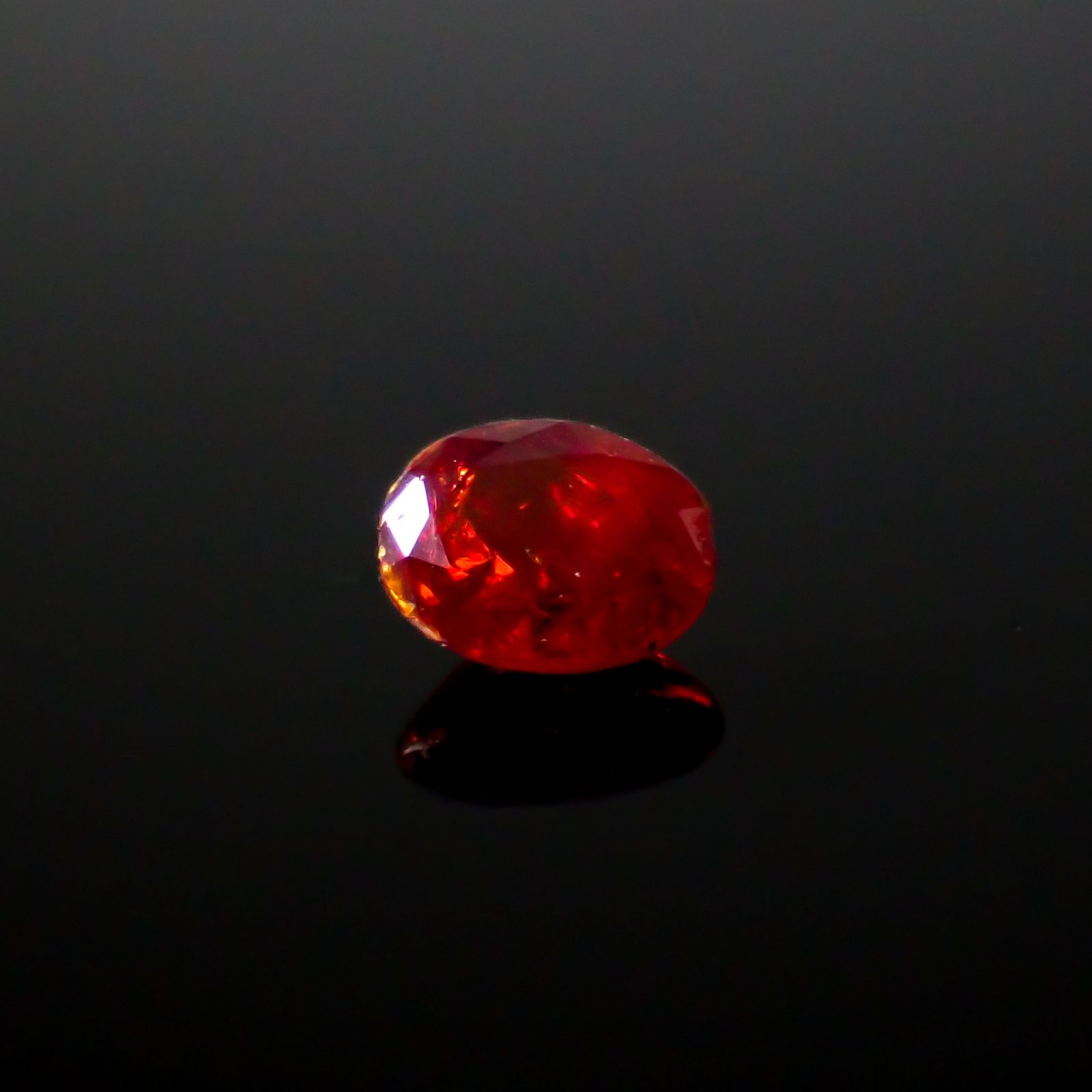 国産鉱物1172 国産の宝石スタールビー単結晶 人気 スタールビー(宝石名