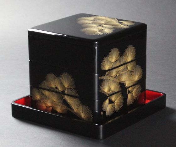 三段重箱（6.5寸隅丸型）松風沈金 429,000円（税込） | 輪島塗の塗師屋