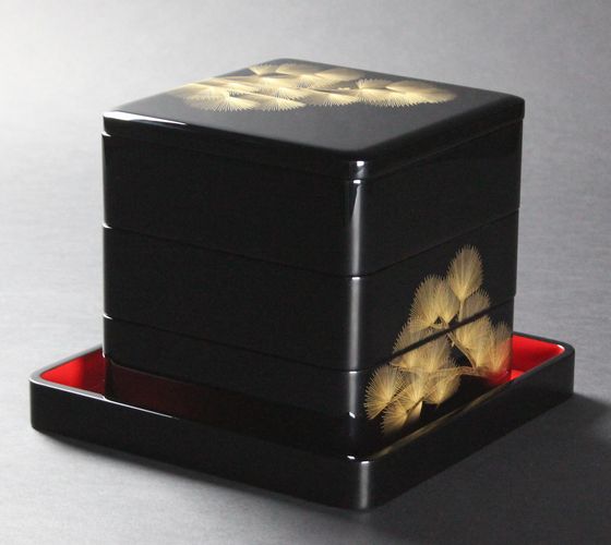 三段重箱（6.5寸隅丸型）松風沈金 429,000円（税込） | 輪島塗の塗師屋