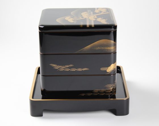 金蒔絵の三宝と三つ組み盃のセット 山水紋 松紋 合わせ箱 【公式通販】