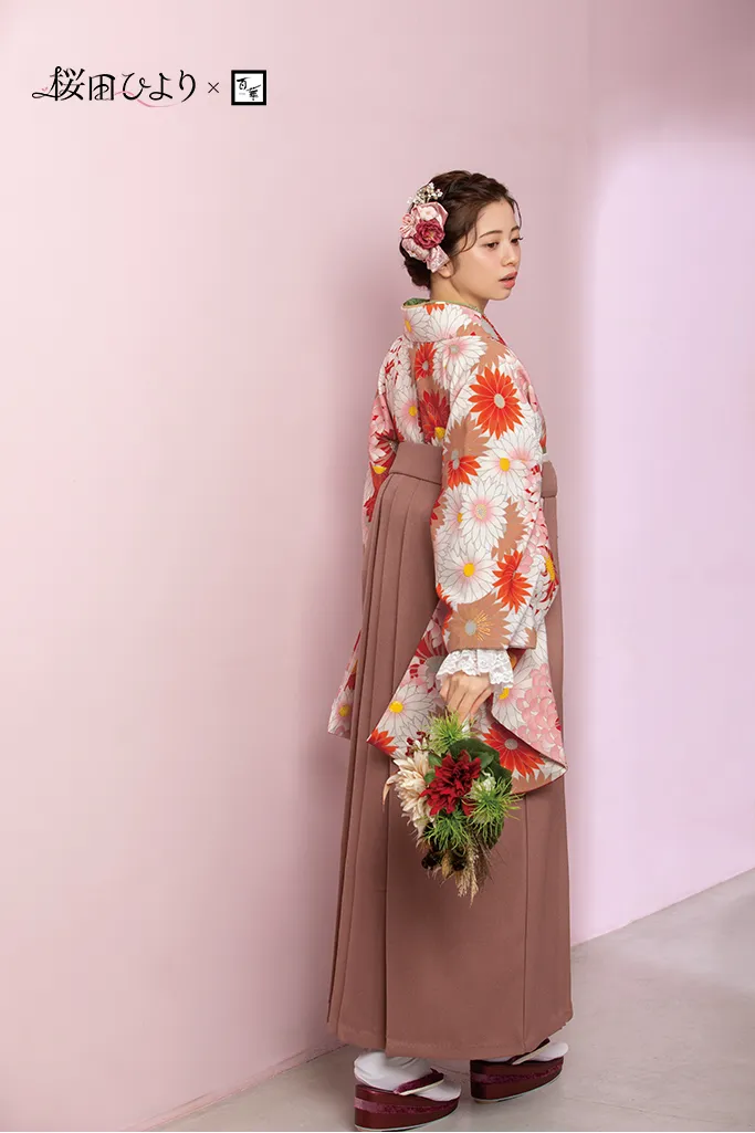 桜田ひよりブランド袴 オレンジ/ピンク 総柄/菊柄 暖色系 正統派古典