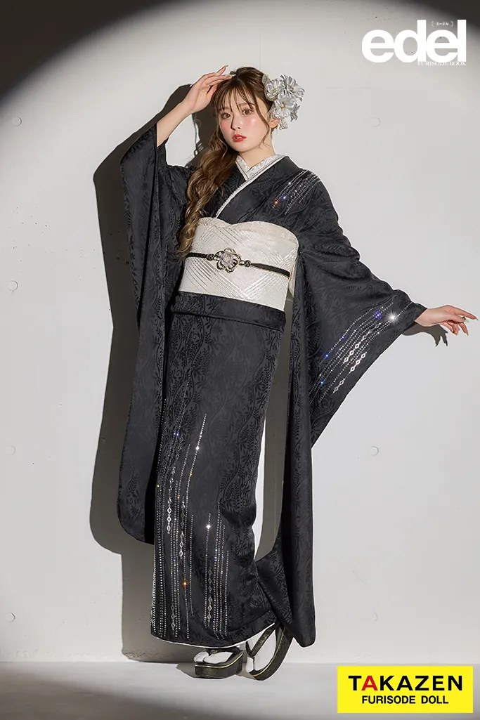 記憶に残る個性溢れる振袖【藤 カラー◇黒】ラインストーン 金 白